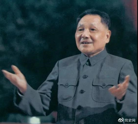 在1978年2月24日至3月8日召開的全國政協(xié)五屆一次會(huì)議上，鄧小平當(dāng)選為全國政協(xié)主席。