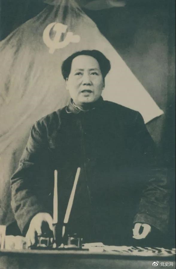 1949年3月5日，毛澤東在中共七屆二中全會上作報告。