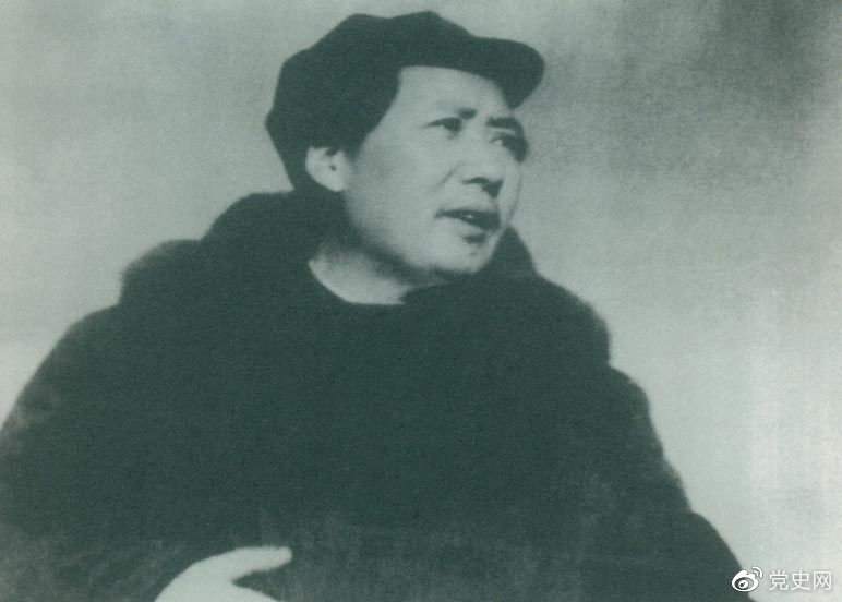 　　1949年3月23日，毛澤東率領(lǐng)中共中央機關(guān)離開西柏坡前往北平。出發(fā)時，他對周恩來說，今天是進京的日子，進京趕考去。我們決不當(dāng)李自成，我們都希望考個好成績。