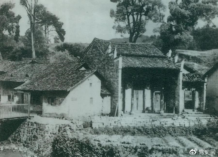 1928年5月20日，毛澤東主持召開中共湘贛邊界第一次代表大會。圖為會址——茅坪謝氏慎公祠。